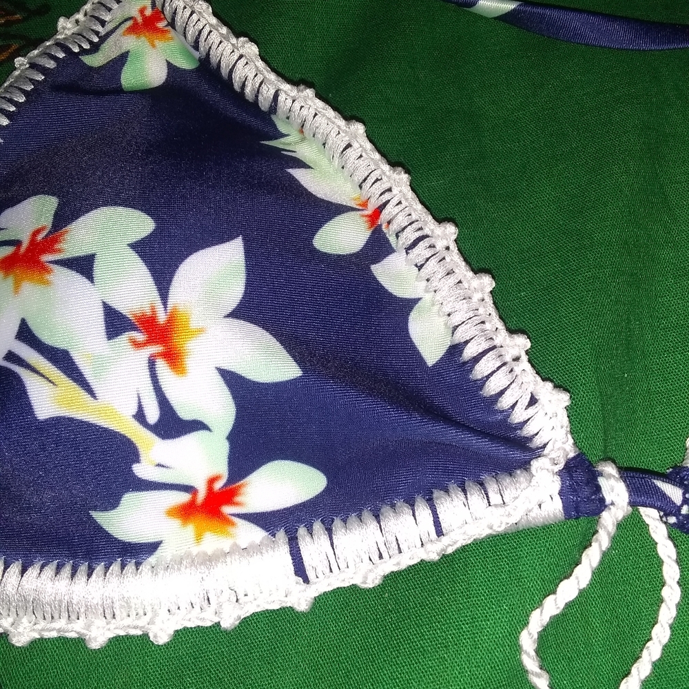 Swimsuit - Picture 3 of 6